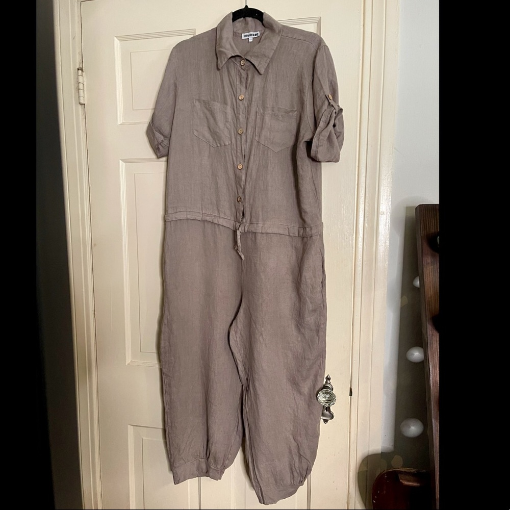 100% Lin Blanc Jumpsuit, size “50”, Linen, NWOT